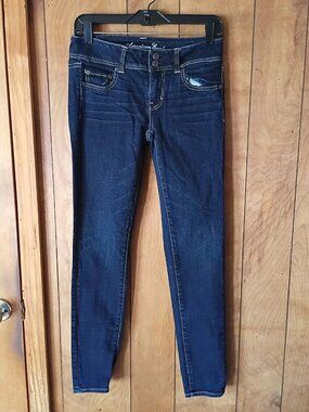 American Eagle Super Stretch Skinny Jeans Women’s Size 4 Dark Wash